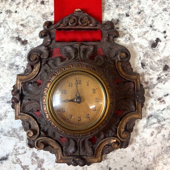 De Luxe Clock Mfg. Co. Louis XVI Fob Clock - Picture 1 of 15
